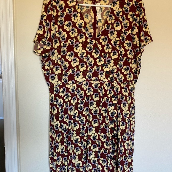 Madewell Button Wrap Dress in Viola Floral - Picture 2 of 4